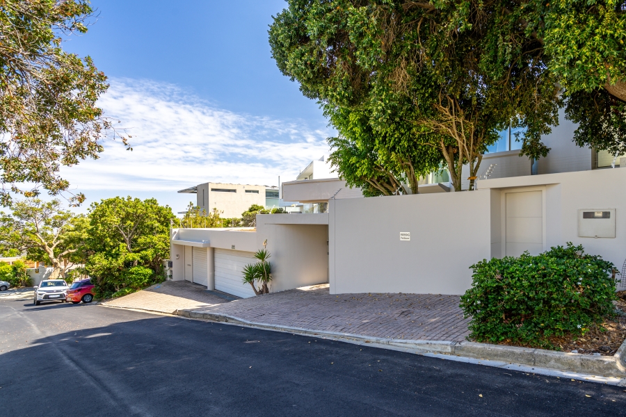 8 Bedroom Property for Sale in Camps Bay Western Cape